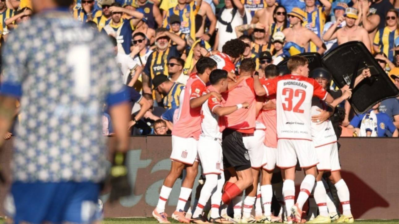 Estudiantes dio el golpe en Rosario, derrotó 1 a 0 a Central y clasificó a cuartos de final