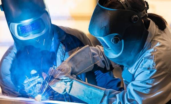 La IA "confesó" qué oficios humanos no se podrán reemplazar - La Nueva Provincia thumbnail