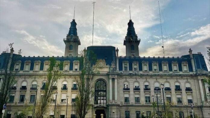 El Gobierno simplificó trámites aduaneros para reducir "las oportunidades de corrupción"