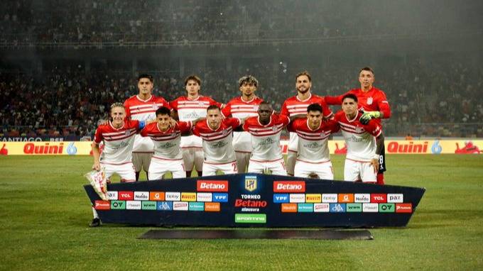 Estudiantes de La Plata superó a Central Córdoba y se metió en semifinales