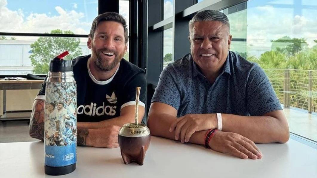 En medio de la interna del Gobierno con la AFA, destrozaron una estatua de Lionel Messi