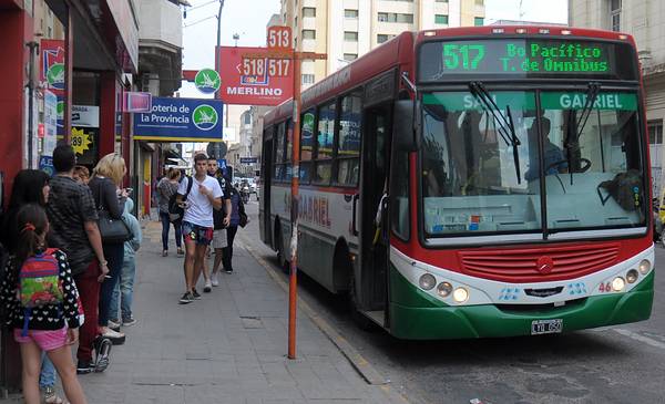 Cuáles serán las frecuencias de los colectivos este verano - La Nueva