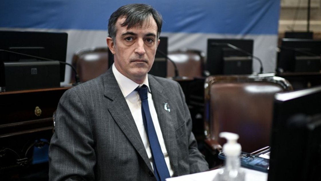 Esteban Bullrich anunció que renunciará a su banca a causa de la enfermedad que padece