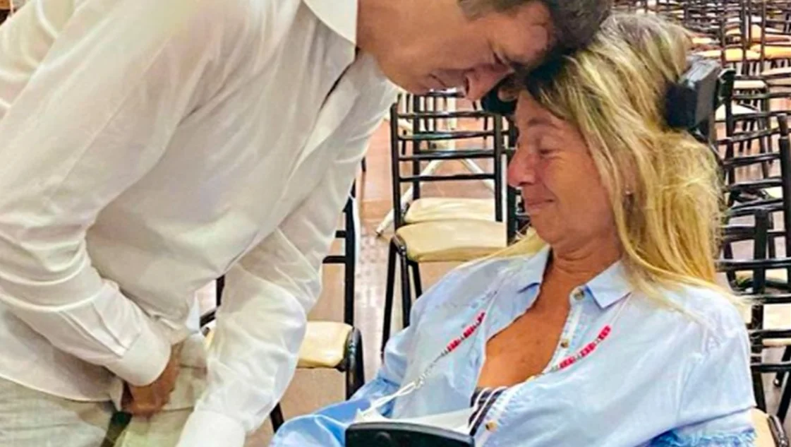 El emotivo encuentro entre Esteban Bullrich y una mujer que también tiene ELA