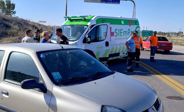 Un auto y una moto chocaron en la ruta 3, cerca de Bahía - La Nueva