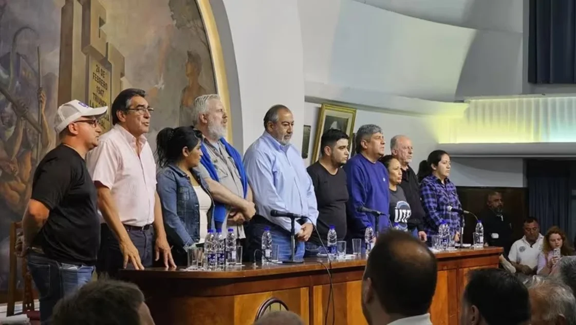 La CGT anticipó que saldrá a la calle si Milei impulsa cambios en las leyes laborales La CGT anticipó que saldrá a la calle si Milei impulsa cambios en las leyes laborales