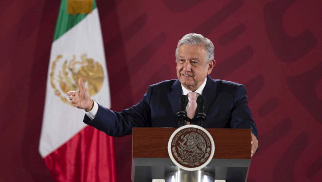 Presidente mexicano dijo que Milei equivale a Menem "con más circo y teatro"