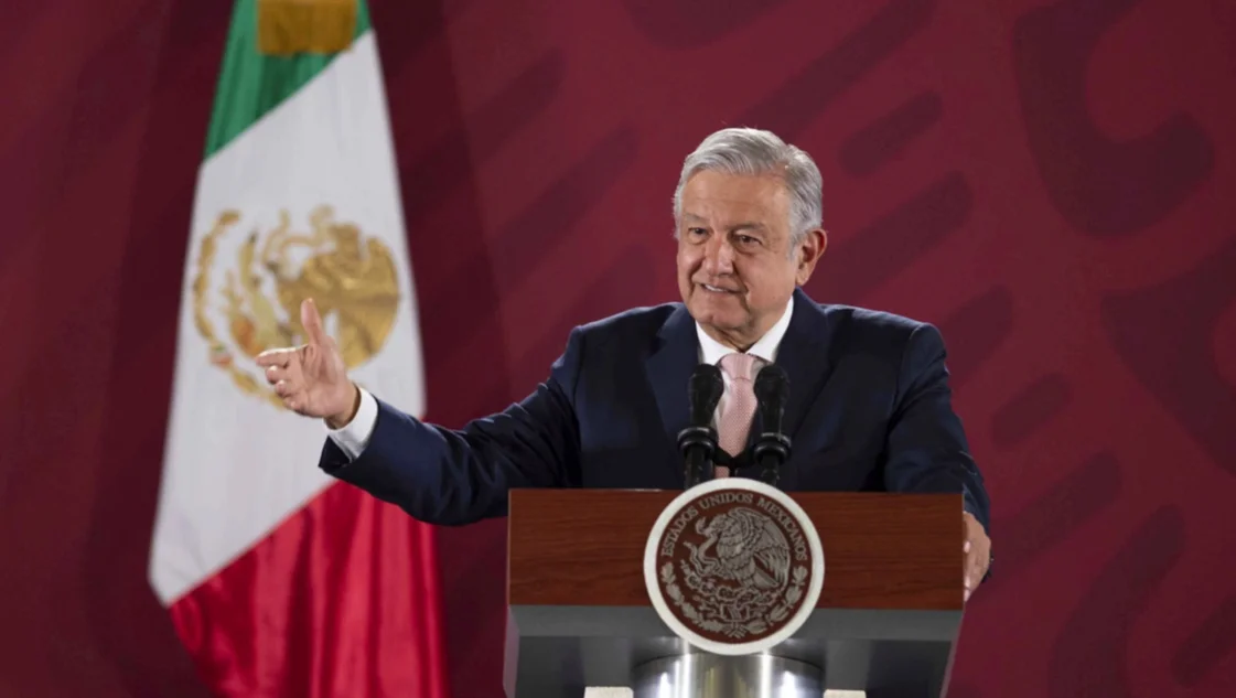 Presidente mexicano dijo que Milei equivale a Menem "con más circo y teatro"