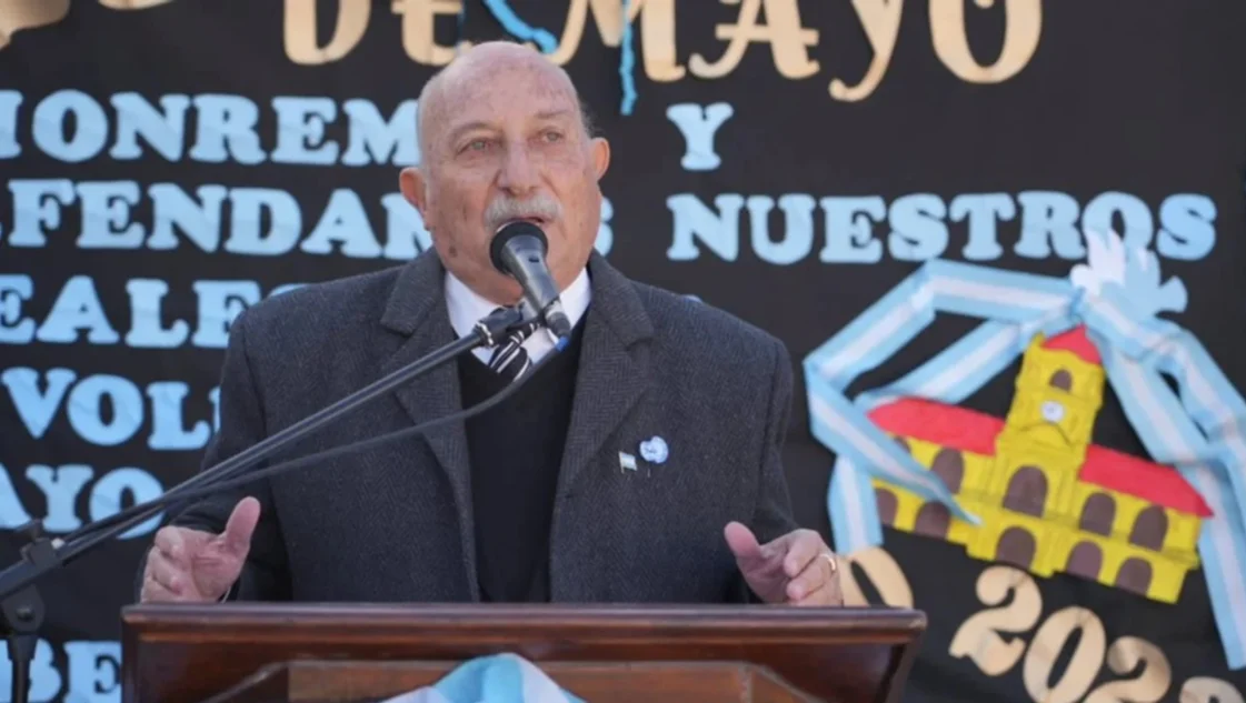 Un diputado mendocino asumió su banca hace 20 días y ya sesionó desde una playa en el Caribe