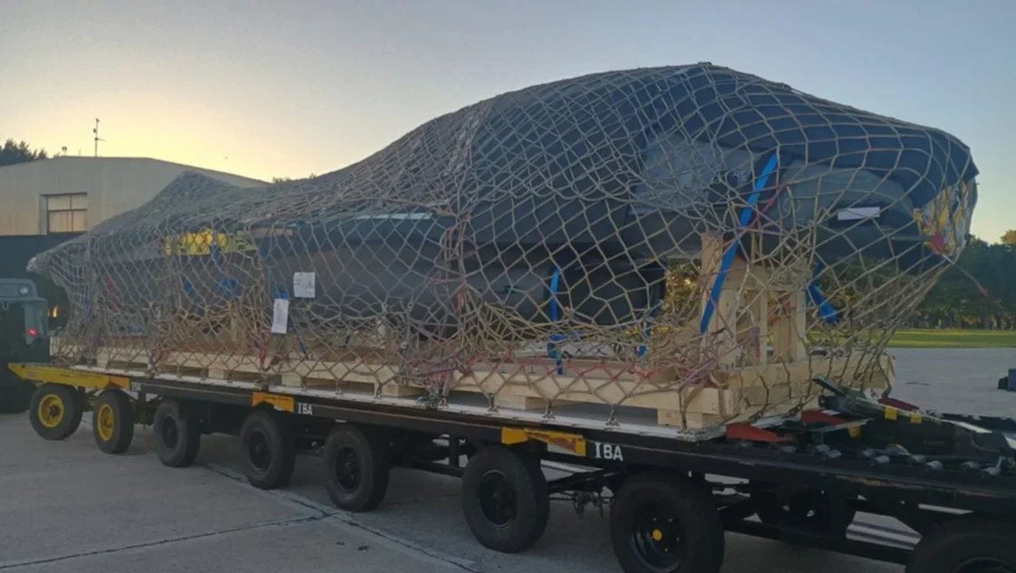 Llegó el fuselaje del primer avión F-16 para la Fuerza Aérea Argentina Llegó el fuselaje del primer avión F-16 para la Fuerza Aérea Argentina