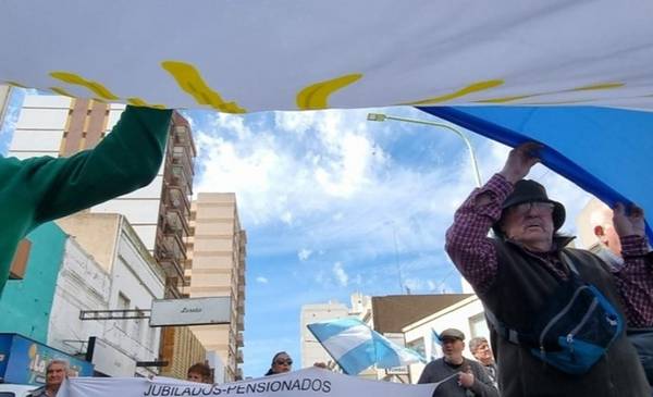 El Gobierno anunció un bono para jubilados en enero: de cuánto es y ...