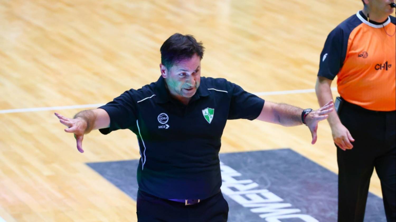 Duro comienzo: mucho trabajo por delante tendrá Jose Pisani con Atenas