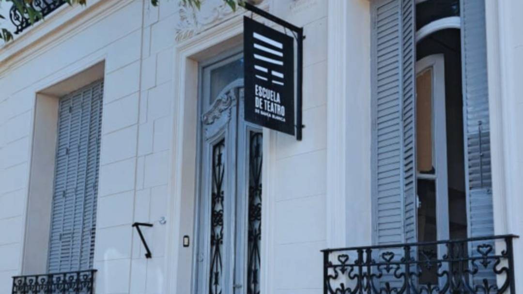 Crisis en la Escuela de Teatro: docentes podrían quedar en la calle y alumnos, sin cursada