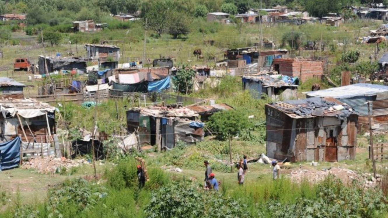 La UCA advirtió que la pobreza fue de 31,8% en 2025 y planteó reparos por la medición del INDEC