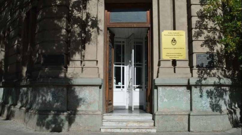 Allanaron una casa en el conurbano por la estafa sufrida por una bahiense