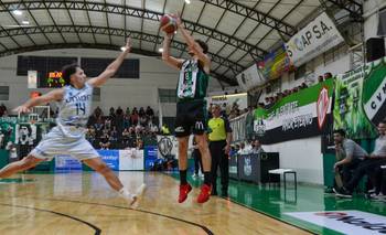 Villa Mitre no encuentra el rumbo: sufrió la quinta derrota en fila por Liga Argentina