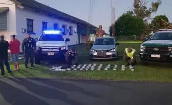 Un perro de Gendarmería descubrió 13 kg de cocaína en un auto