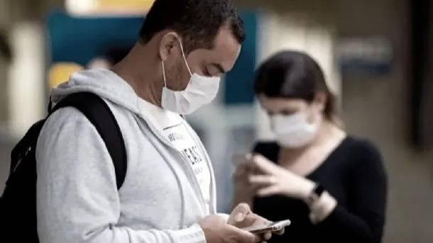 Alerta en Europa: volvió el barbijo y el confinamiento a Reino Unido por brote de inusual gripe