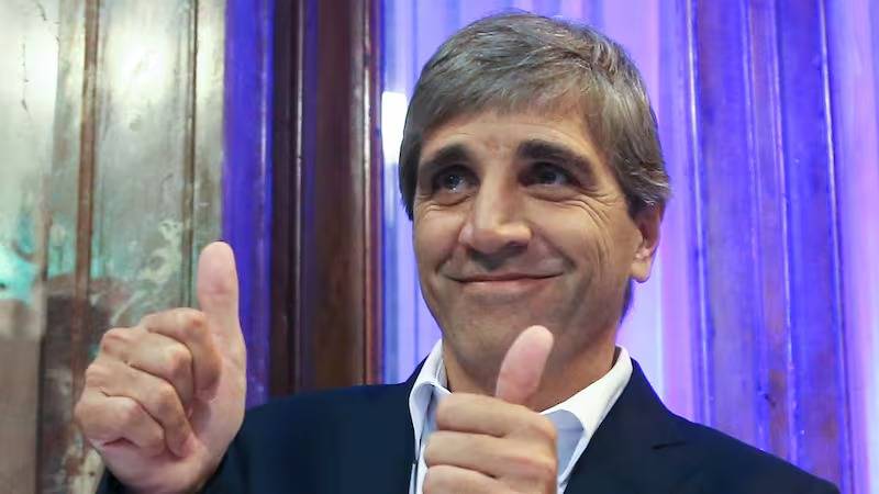 La Argentina volvió al mercado de deuda tras 8 años: Caputo colocó un bono por US$ 1.000 millones