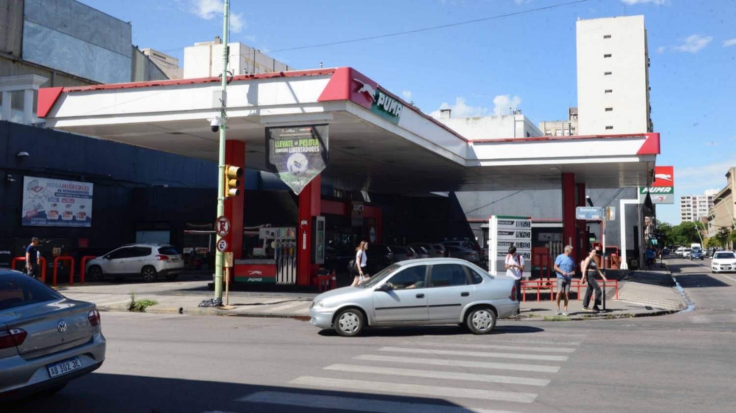 Por encima de la inflación: cuanto aumentó la nafta en Bahía Blanca en 2025