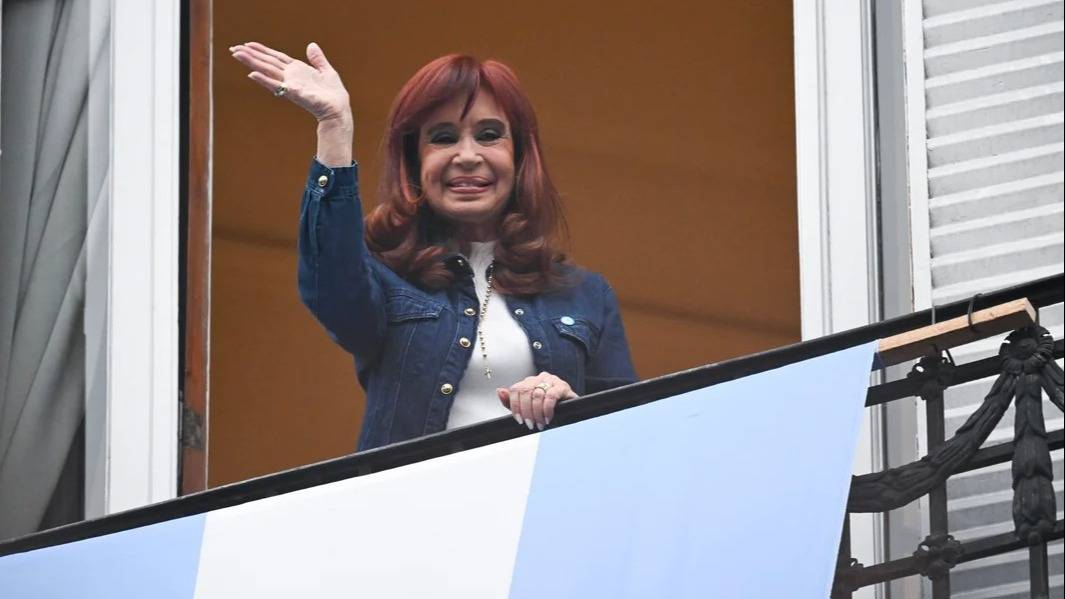 CFK cuestionó nuevamente al Gobierno: "¿En serio que todo marcha de acuerdo al plan?"