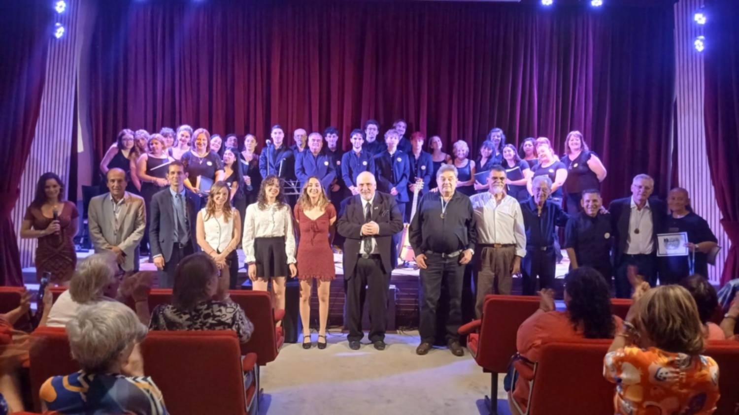 El Día del Tango se celebró en Bahía con reconocimientos y artistas de lujo