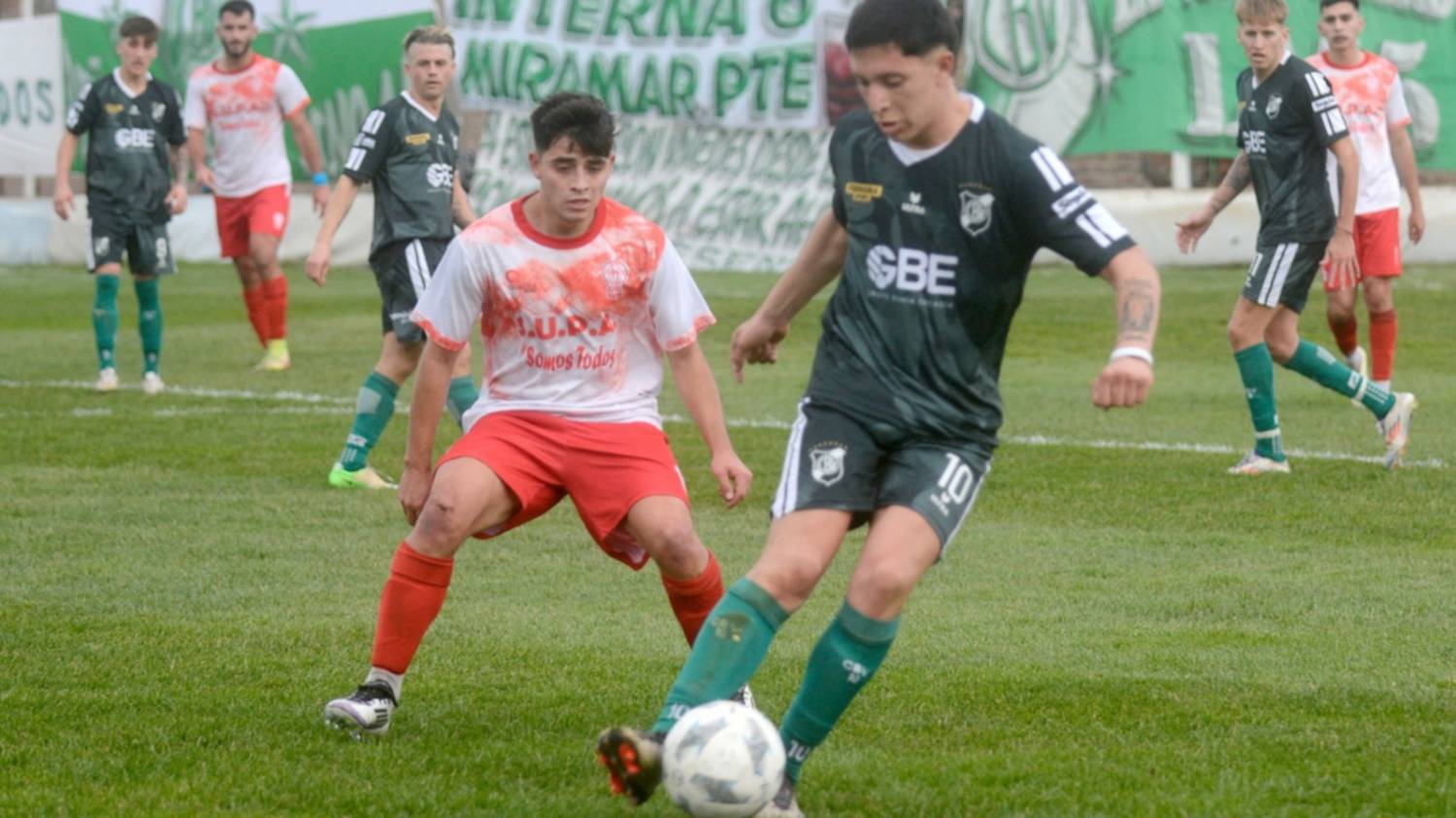 Bella Vista o Huracán. ¿Quién se pondrá la corona en la máxima división de la Liga del Sur?