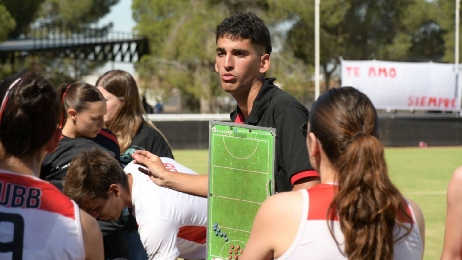Uni "B" salió campeón y ascendió, pero va por más: "Tenemos un techo muy alto y mucho por crecer"
