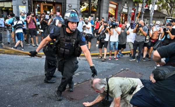 Más de 2.500 heridos en Argentina denuncian represión del Protocolo Antipiquetes, según Amnistía Internacional