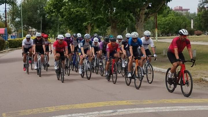Ciclismo: Daniel Espinoza, ganador de la última del año por puntos 