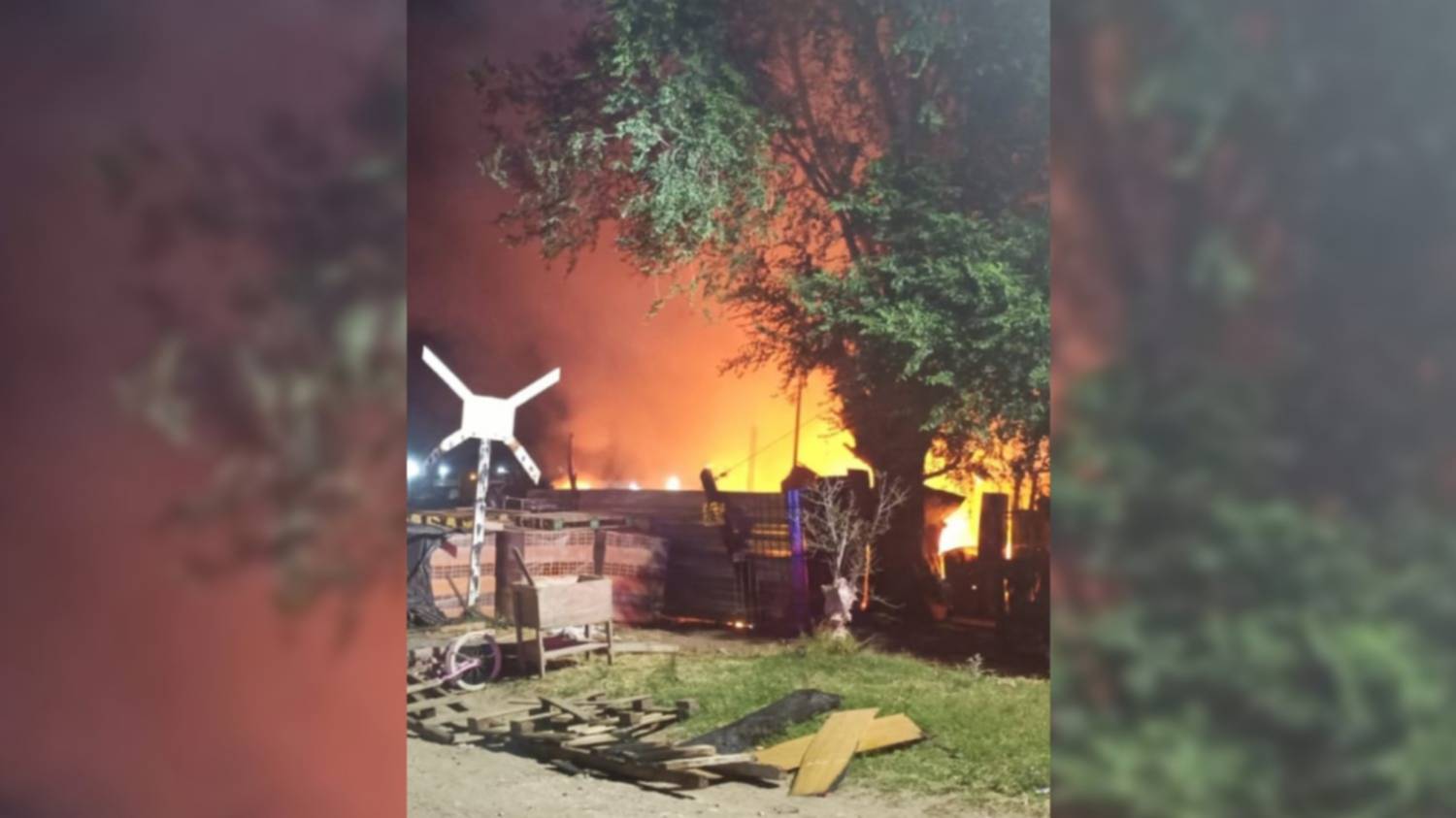 Un espiral para mosquitos provocó un incendio con pérdidas totales en una vivienda