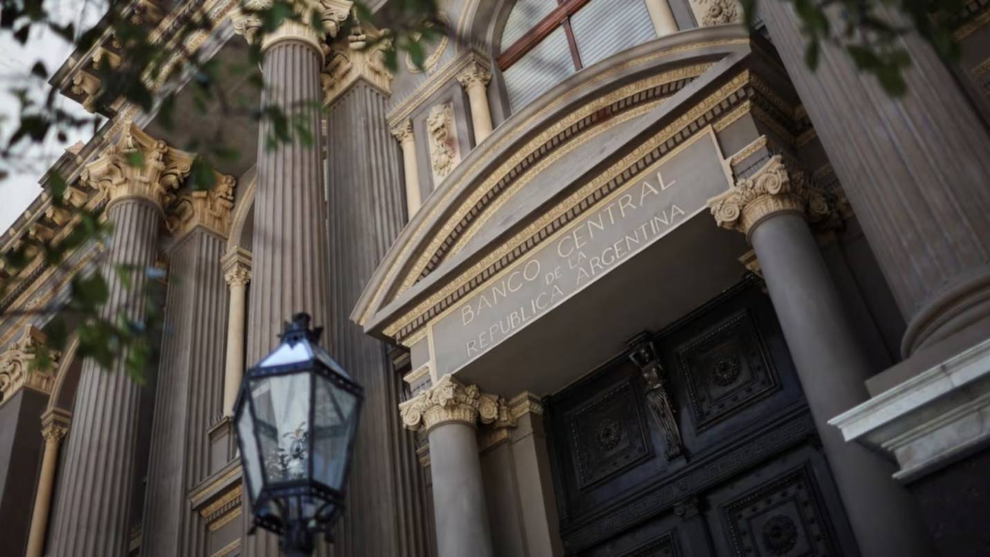 Después de los anuncios del Banco Central, el Tesoro compró U$S 320 millones