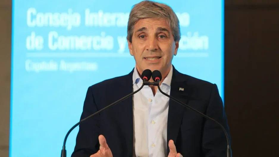 Caputo defendió las últimas medidas económicas: “Las bandas cambiarias ganaron credibilidad”