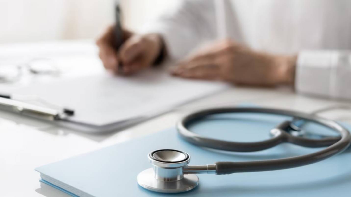 Las prepagas empezaron a informar los aumentos para las cuotas de enero: cuánto habrá que pagar