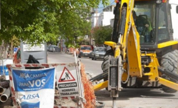 Anuncian la reparación de tres colectoras cloacales