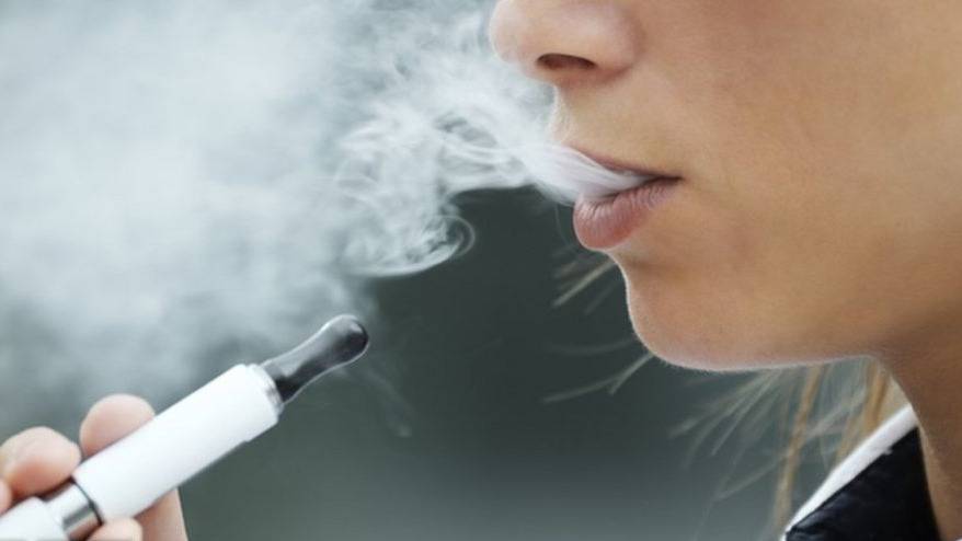 El 9 % de adolescentes entre 13 y 18 años consume cigarrillos electrónicos