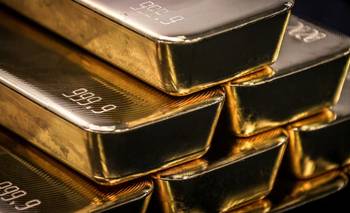 El oro superó por primera vez los 4.400 dólares y marcó un nuevo récord