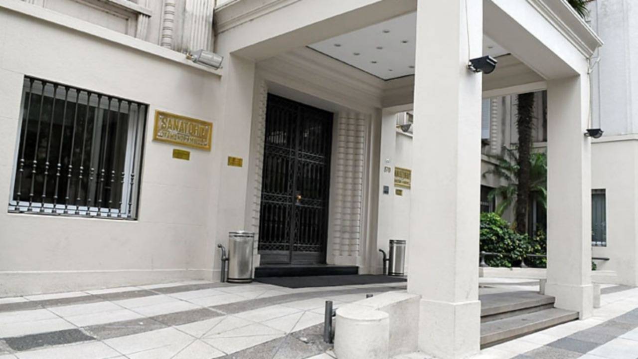 Nuevo parte: Cristina Kirchner presenta "una lenta recuperación" y continuará internada