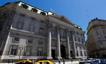 Miles de clientes del Banco Nación recibieron dinero de más en sus cuentas: los motivos